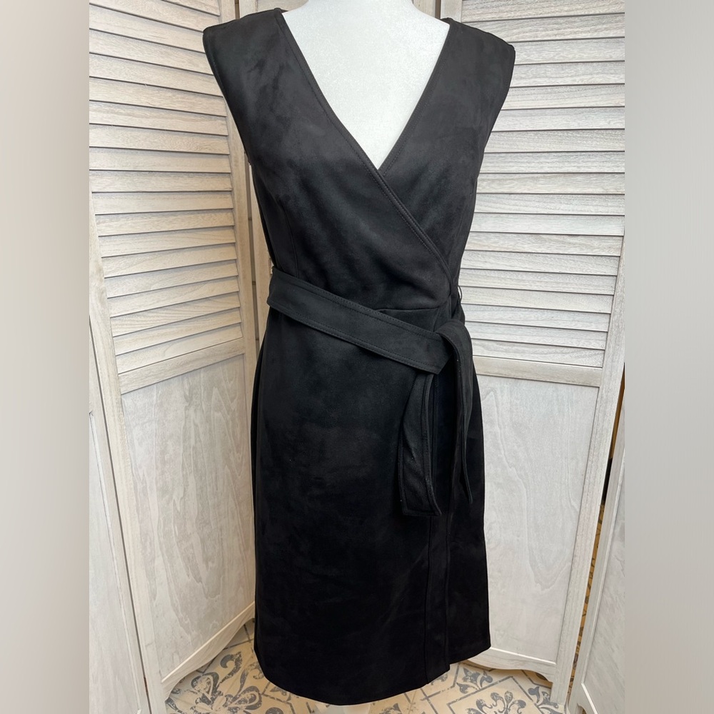 AnnTaylor black microfiber dress sz2.waist tie.Knee length w/slit.sleeveless